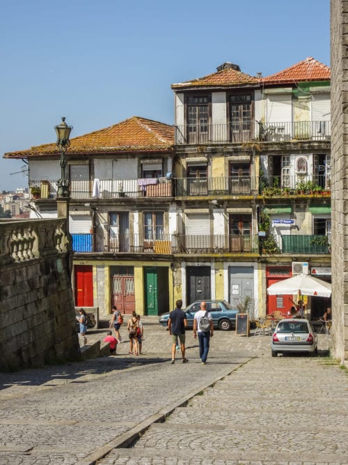 Hausfassade auf der Calçada Dom Pedro Pitões in Porto