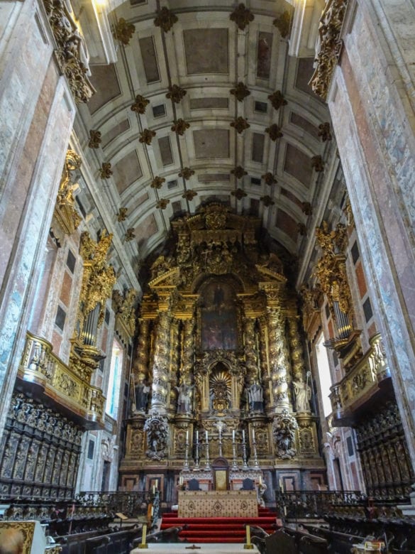Hauptaltar Kathedrale von Porto am Jakobsweg in Portugal