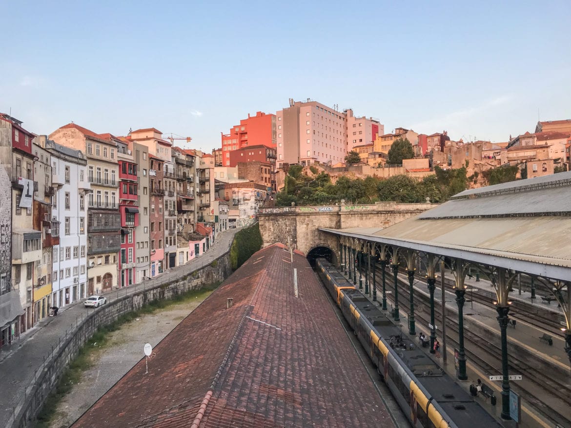 Ausblick vom The Passenger Hostel auf Sao Bento Bahnhof in Porto