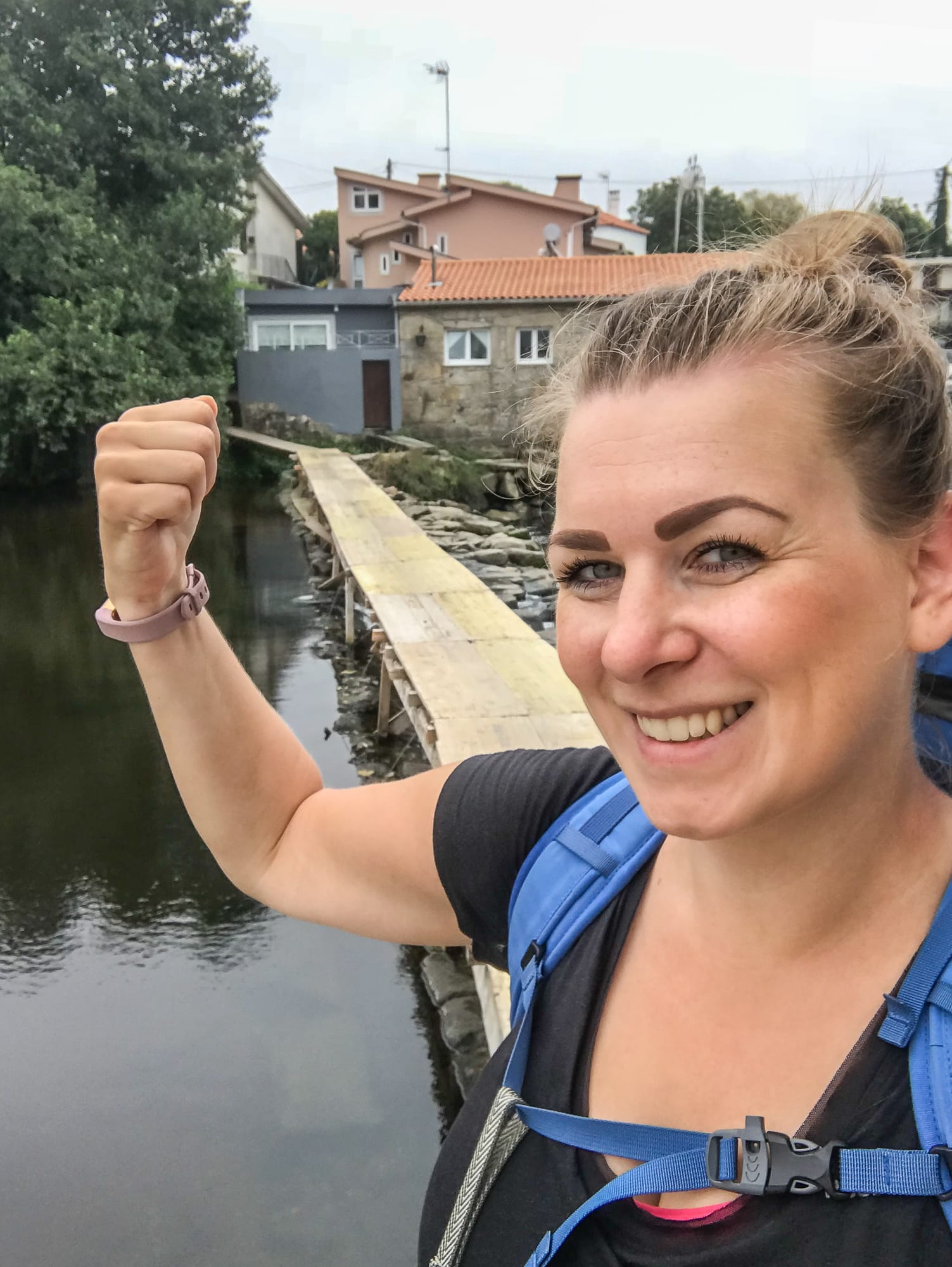 Selfie fancyfrency nach Flussüberquerung in Castelo do Neiva am Jakobsweg Portugal