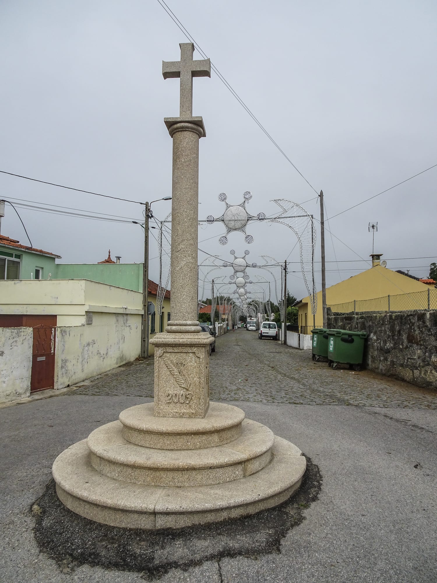 Steinkreuzdenkmal in Castelo do Neiva am Jakobsweg Portugal