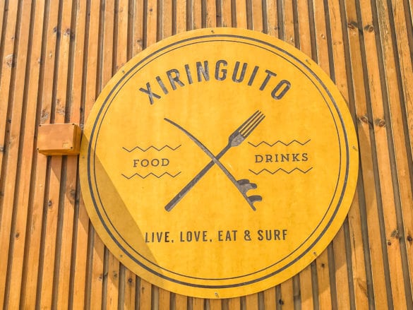 Strandrestaurant Xiringuito am Praia do Aterro am Jakobsweg Portugal