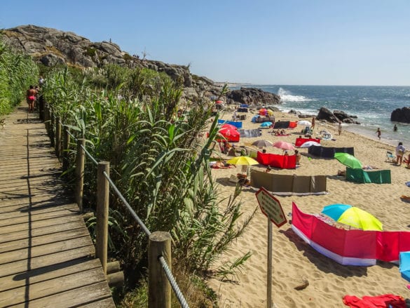 Beach Castro Sampaio in Lamosa am Jakobsweg Portugal