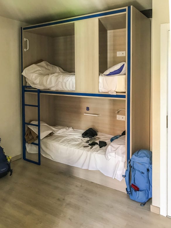 4-Betten-Zimmer im Hostel Santiago KM-0 in Santiago de Compostela