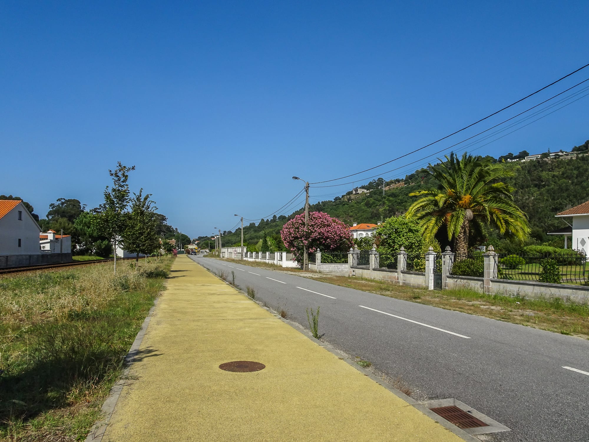 Straße nach Caminha am Jakobsweg Portugal