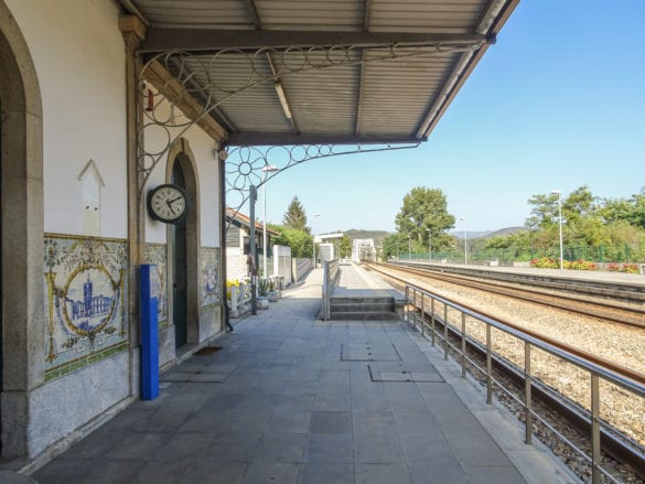 Gleis im Bahnhof von Caminha