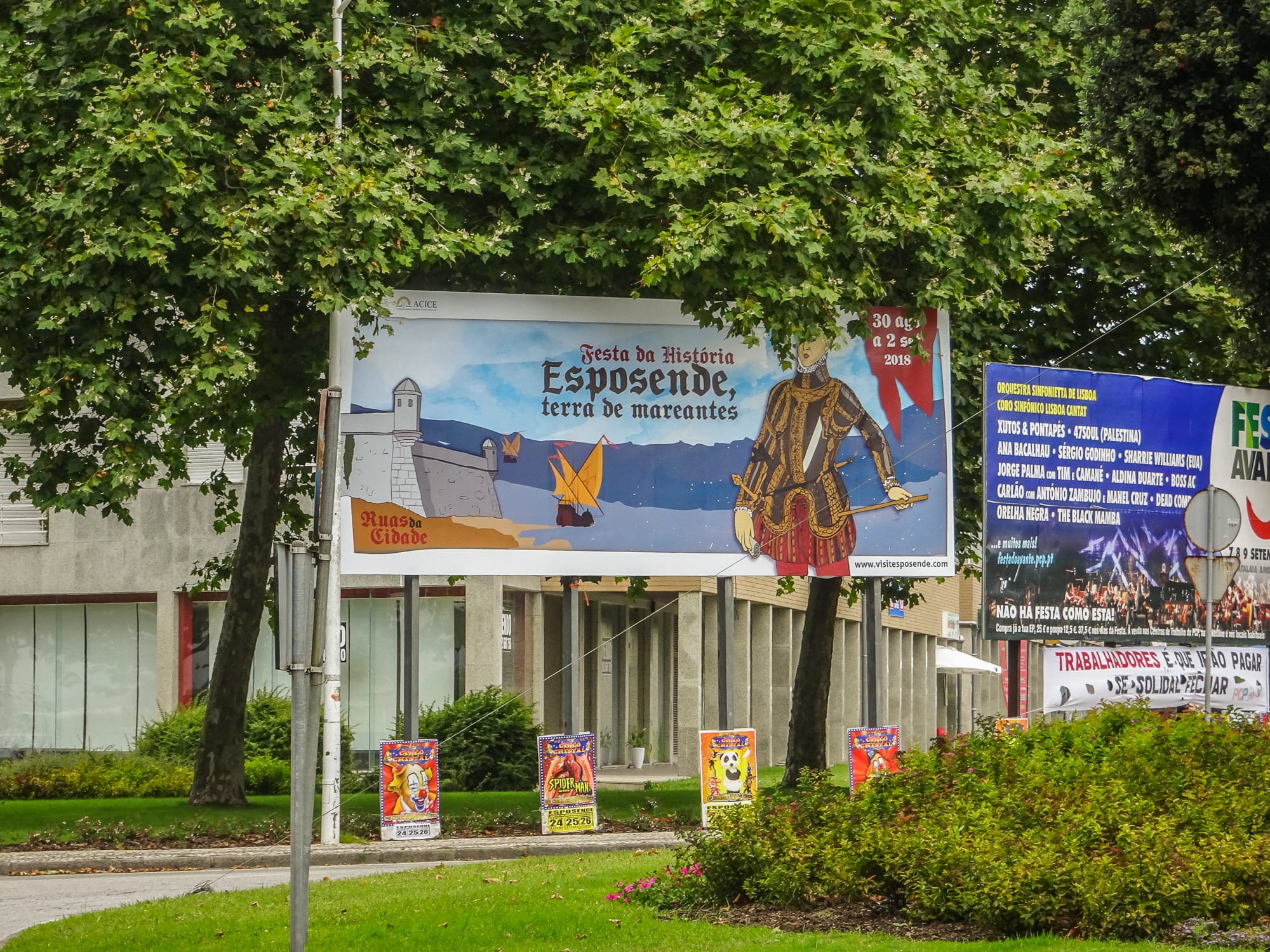 Plakat am Ortseingang in Esposende am Jakobsweg Portugal